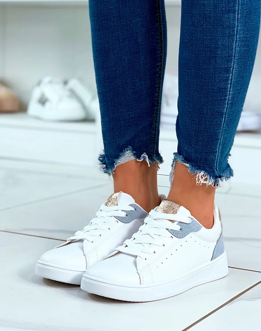 Baskets blanches à lacets avec détail bleu et doré pour femme 